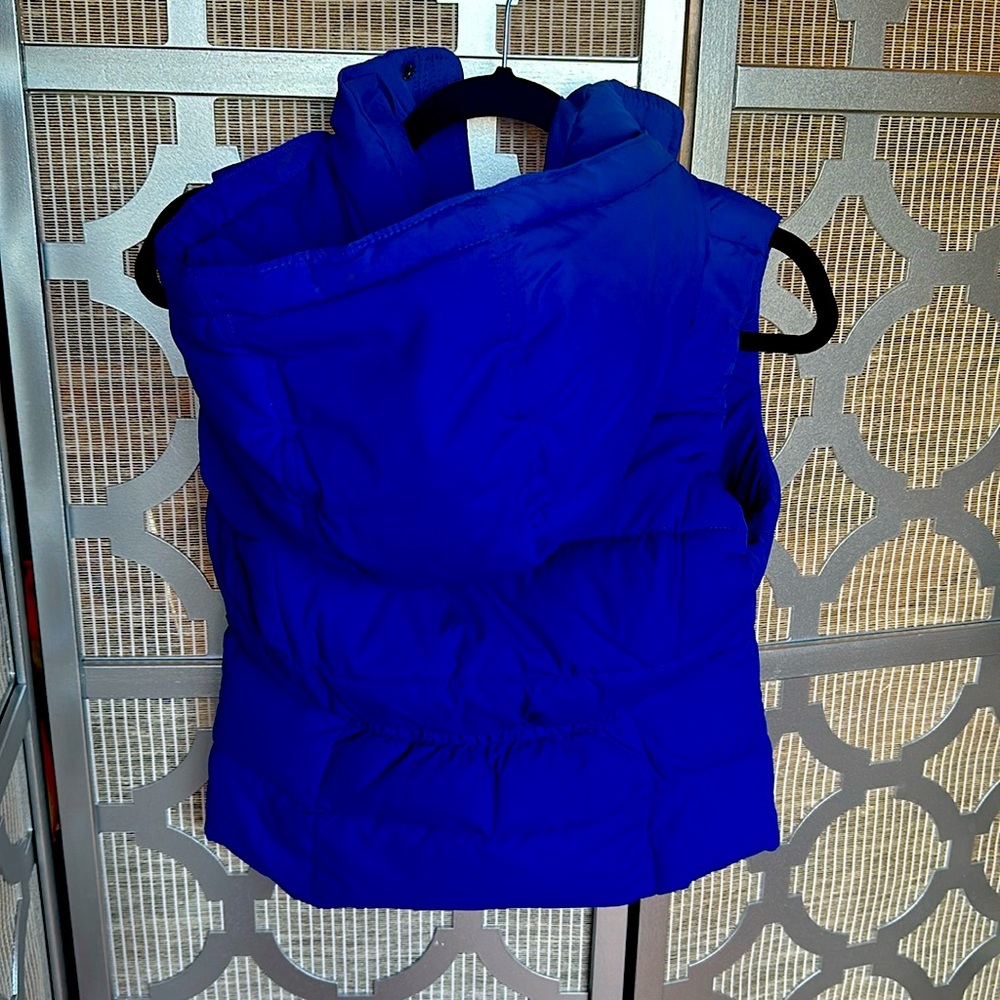 Hollister women’s blue vest size M - Picture 2 of 8